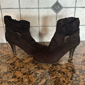 Brown suede boots excellent condition 3”inch wooden heel size 8